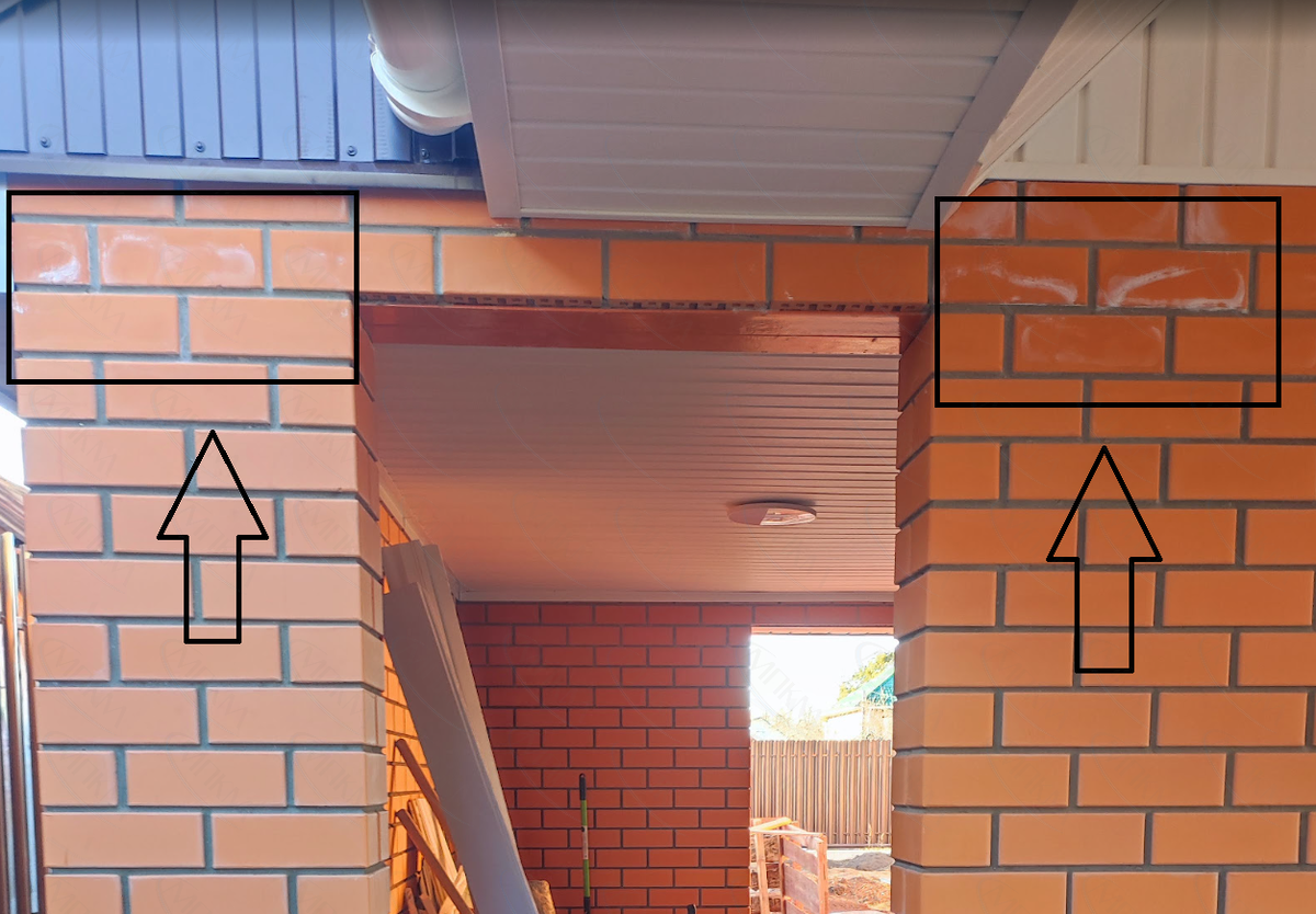 Высолы на кирпичной кладке