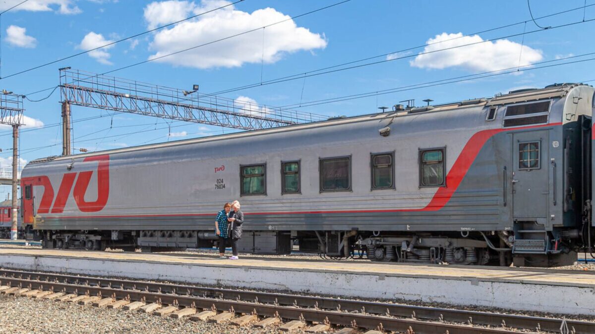 Специальный жд вагон для перевозки з/к современный