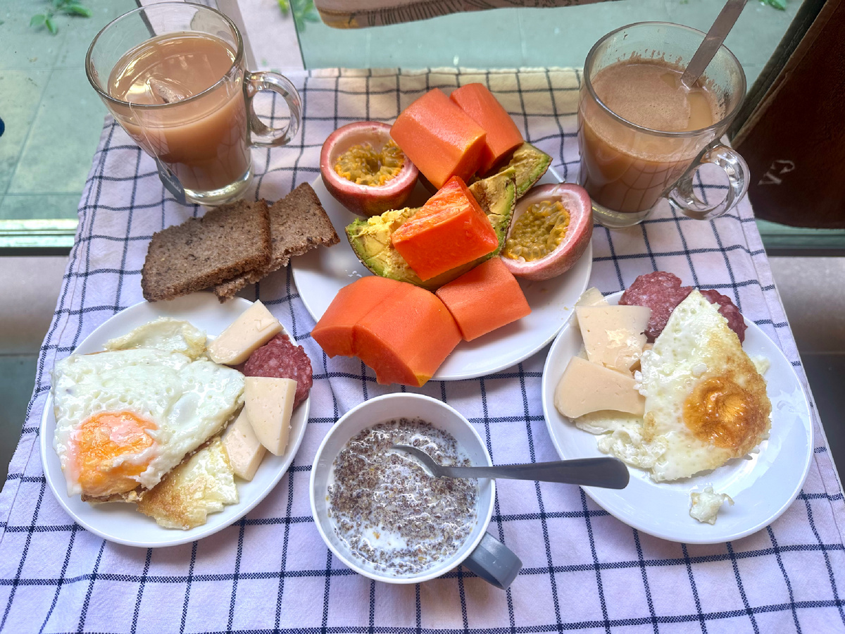 Завтрак в Паттайе в Dusit Grand Park.