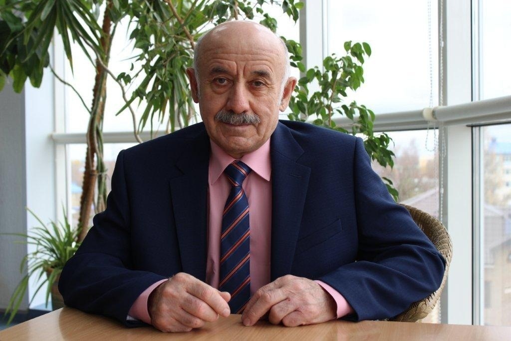    Курбан Курбанов готовит к выпуску в свет первую часть двухтомника, посвященного защитникам Отечества