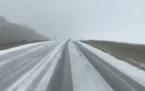     На трассах на юге Красноярского края снежная каша и гололёд