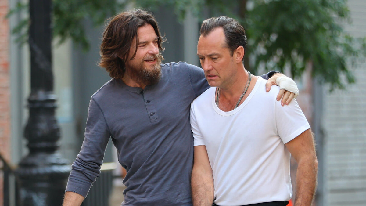 Кадр сериала "Чёрный кролик"