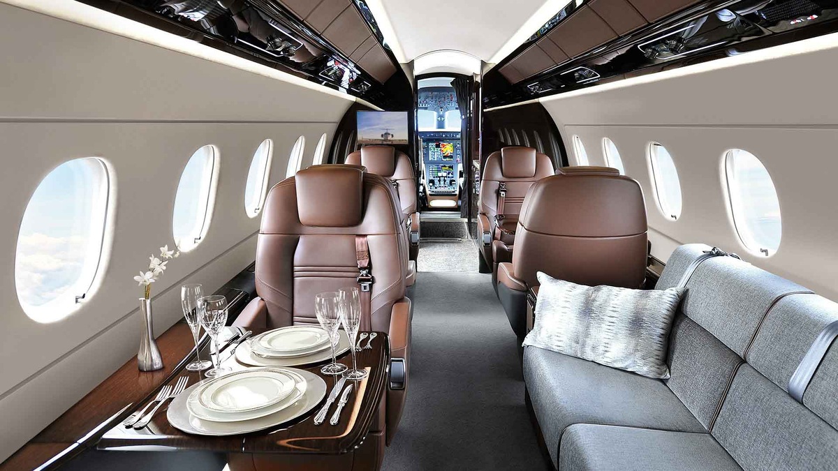 Интерьер Praetor 600