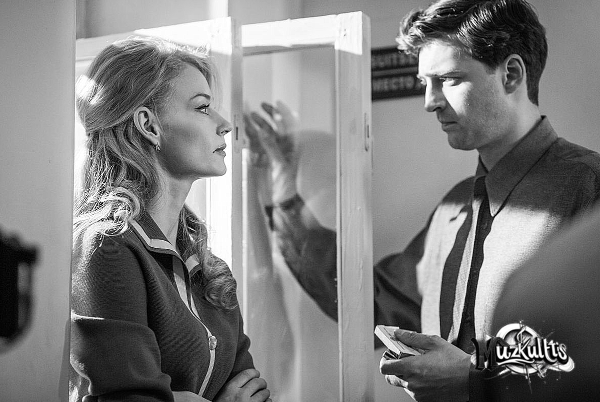 Колесников и Ходченкова сыграли Лентулова (Довлатова) и его таллинскую пассию Марину (Тамару Зибунову).