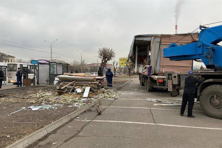     Больше 750 незаконных времянок убрали с улиц Красноярска с начала года