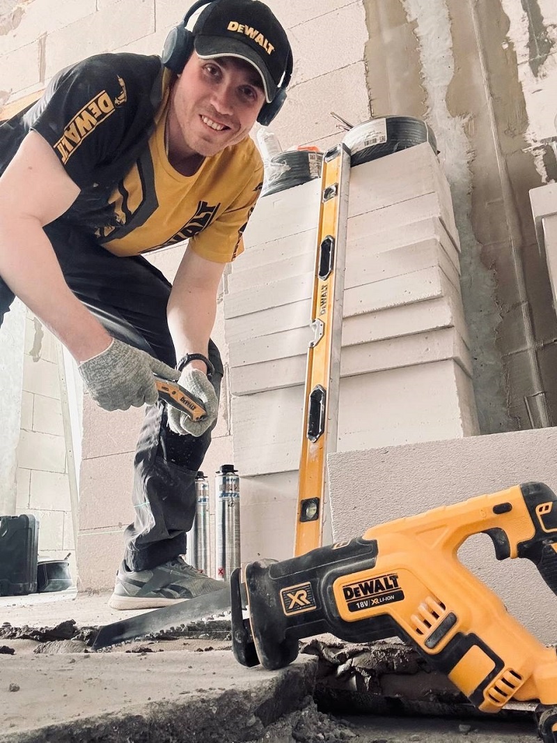    Даниилу пришлось научиться всему