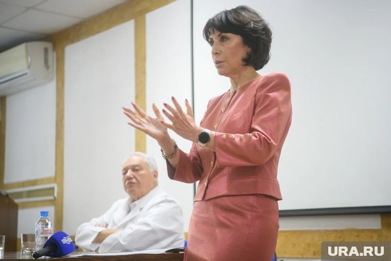 
Министр Савинова объяснила отставку Габинского законодательством РФ
Фото:Илья Московец © URA.RU