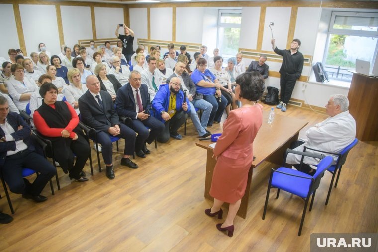 Минздрав вел переговоры с тремя членами коллектива, сказала чиновница
Фото:Илья Московец © URA.RU