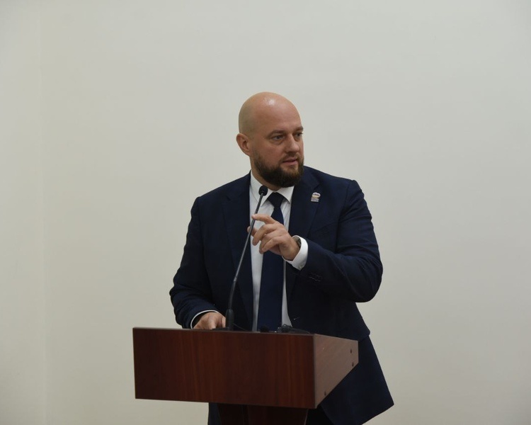     Евгений Маслов избран новым мэром Курска