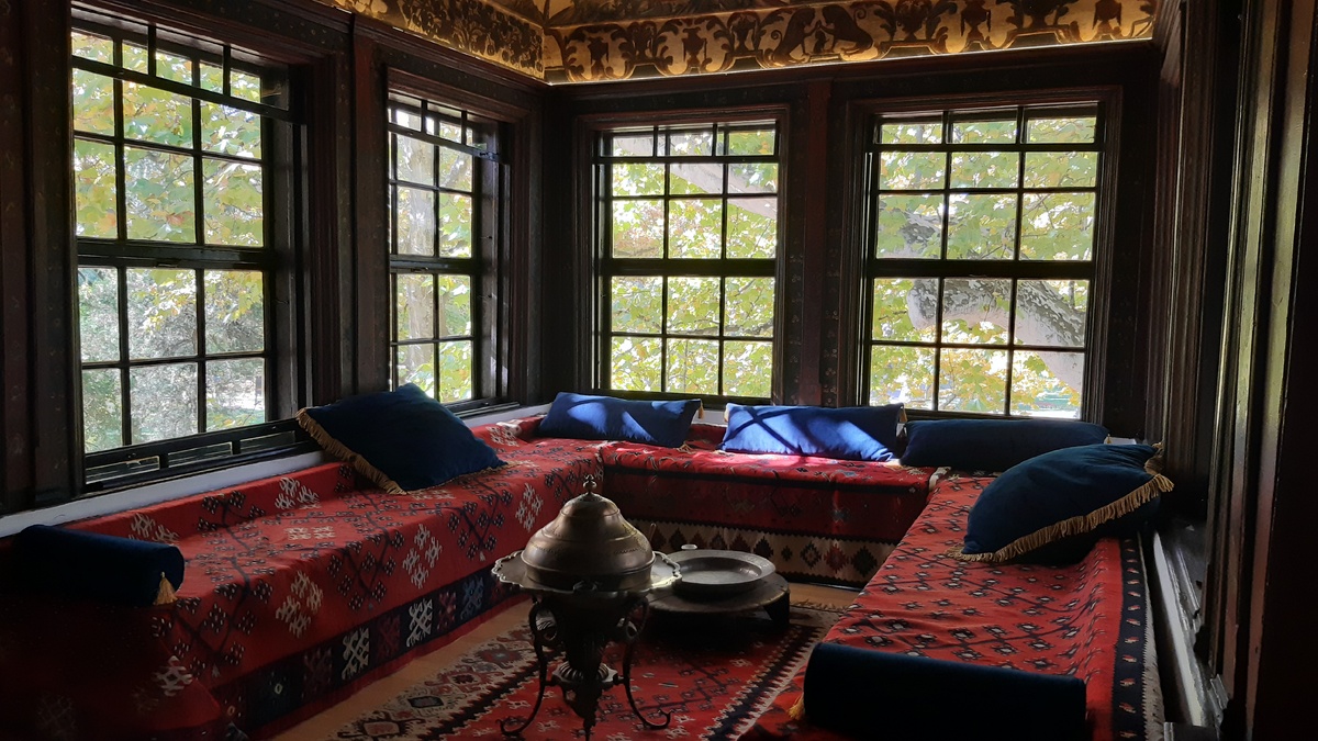 Салон-гостиная в резиденции князя Милоша Обреновича (1831-1833 гг), г. Белград. Фото автора.