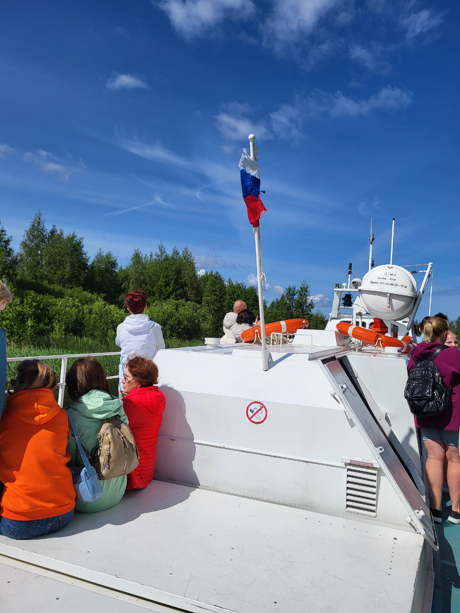 Туристы на катере, фото из личного архива