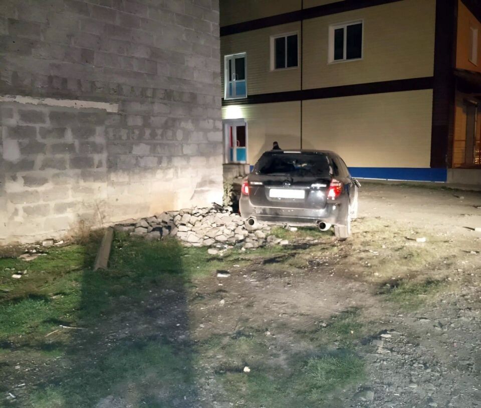    Место ДТП, оставленное "бесправным" водителем. Источник: УГИБДД МВД по Республике Алтай