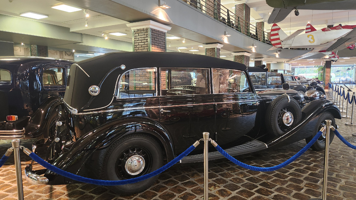 На экскурсии рассказывали про каждую машину.