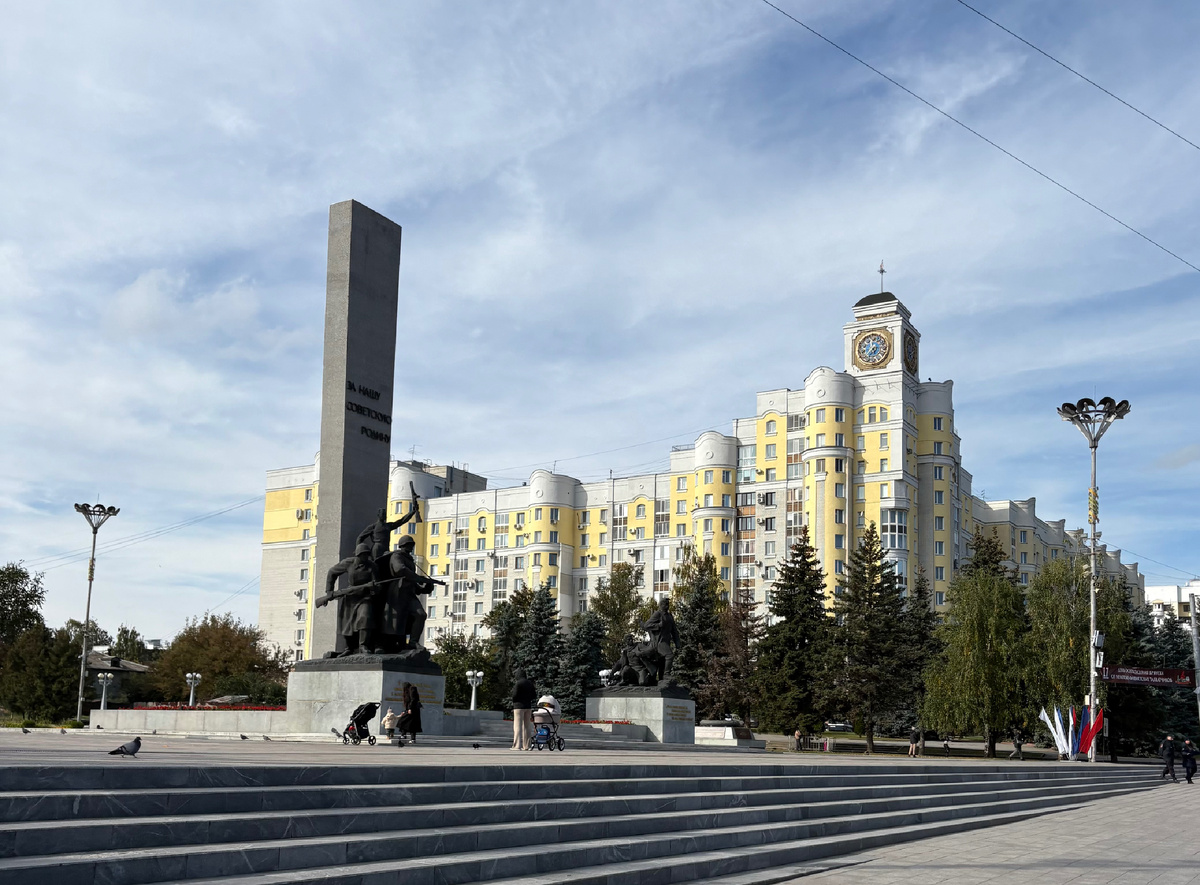 Краеведческий музей расположен на площади Партизан