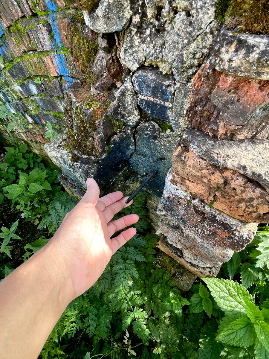 Что-то кто-то запирал