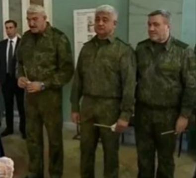 Обратите внимание на лица... Помню ,в прошлый раз выкладывала , скажем,так людей из ведомства, с понурыми лицами, вы эту статью и не помните уже... И то ли это чувствуется в воздухе,то ли статьи маленьких авторов читают большие. Видела через неделю после моей у " ЦГ" такую же, даже название почти не изменили..🤷...