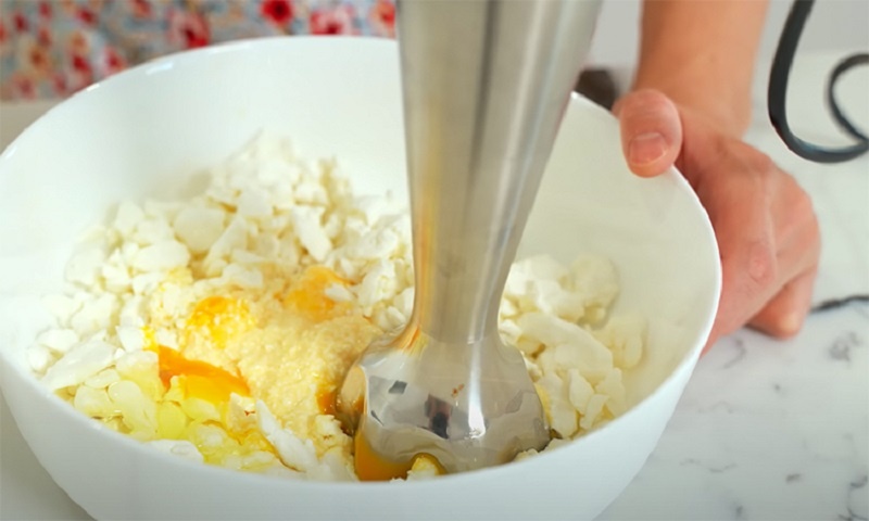 Сырники по-новому: солёный завтрак с сыром, который удивит всех