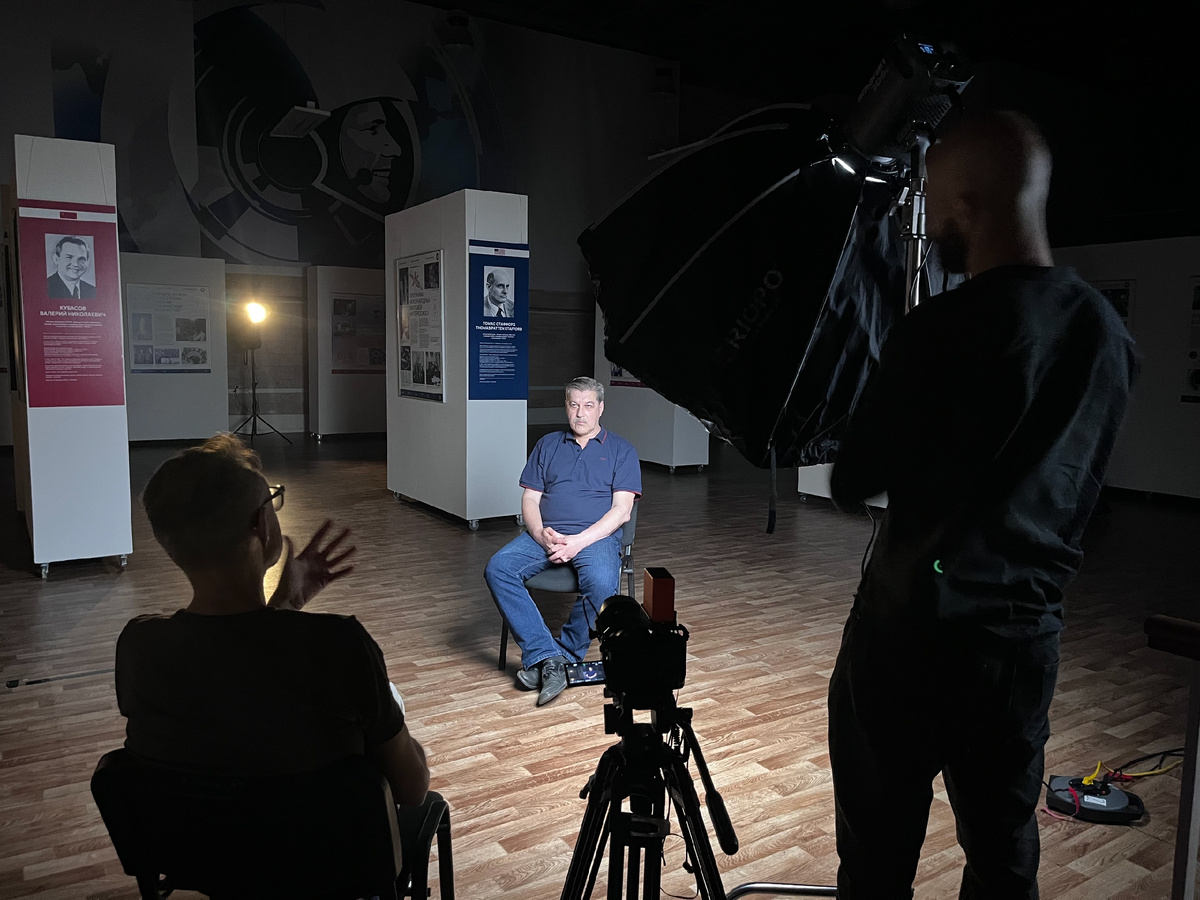 Ведущий специалист РГАНТД Сергей Шамсутдинов дает интервью авторам фильма «Смерть Гагарина. Исторический детектив.»