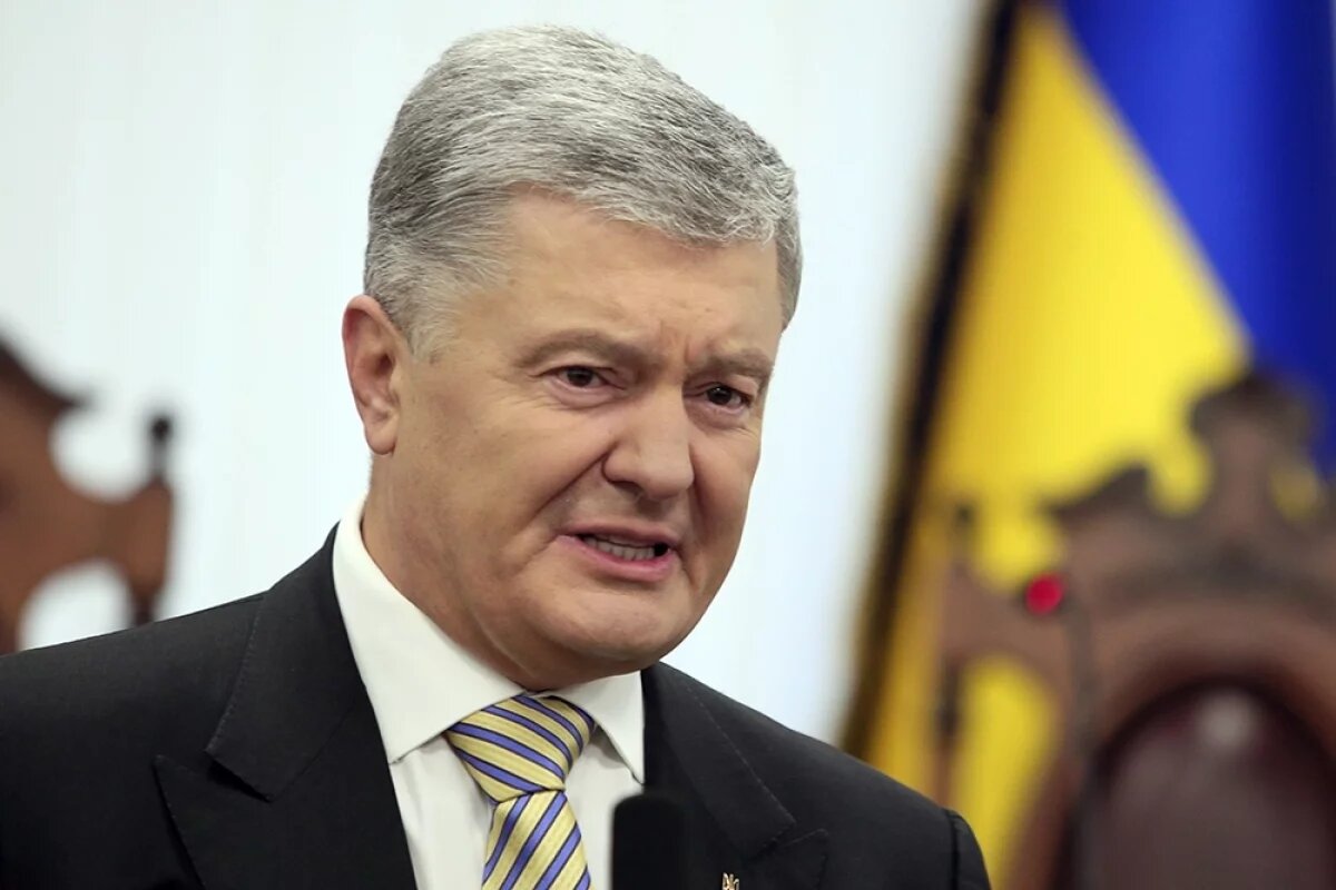    Бывший президент Украины Петр Порошенко*, обвиняемый в государственной измене.