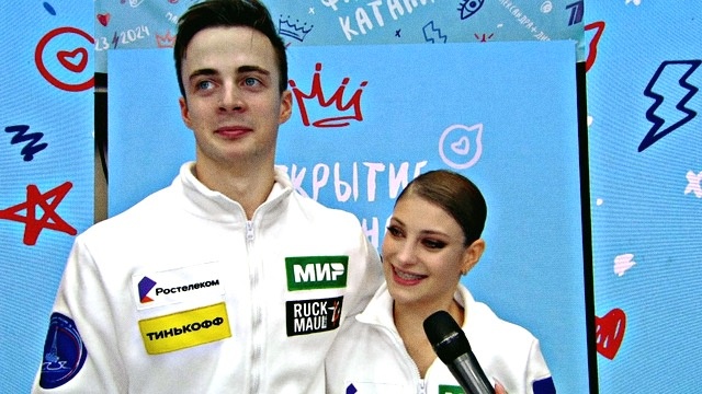 уже на чемпионате Москвы Георгий выходит на лёд, правда, уже с Анастасией Коробейниковой