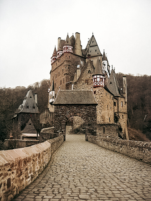 Мистический замок Эльц