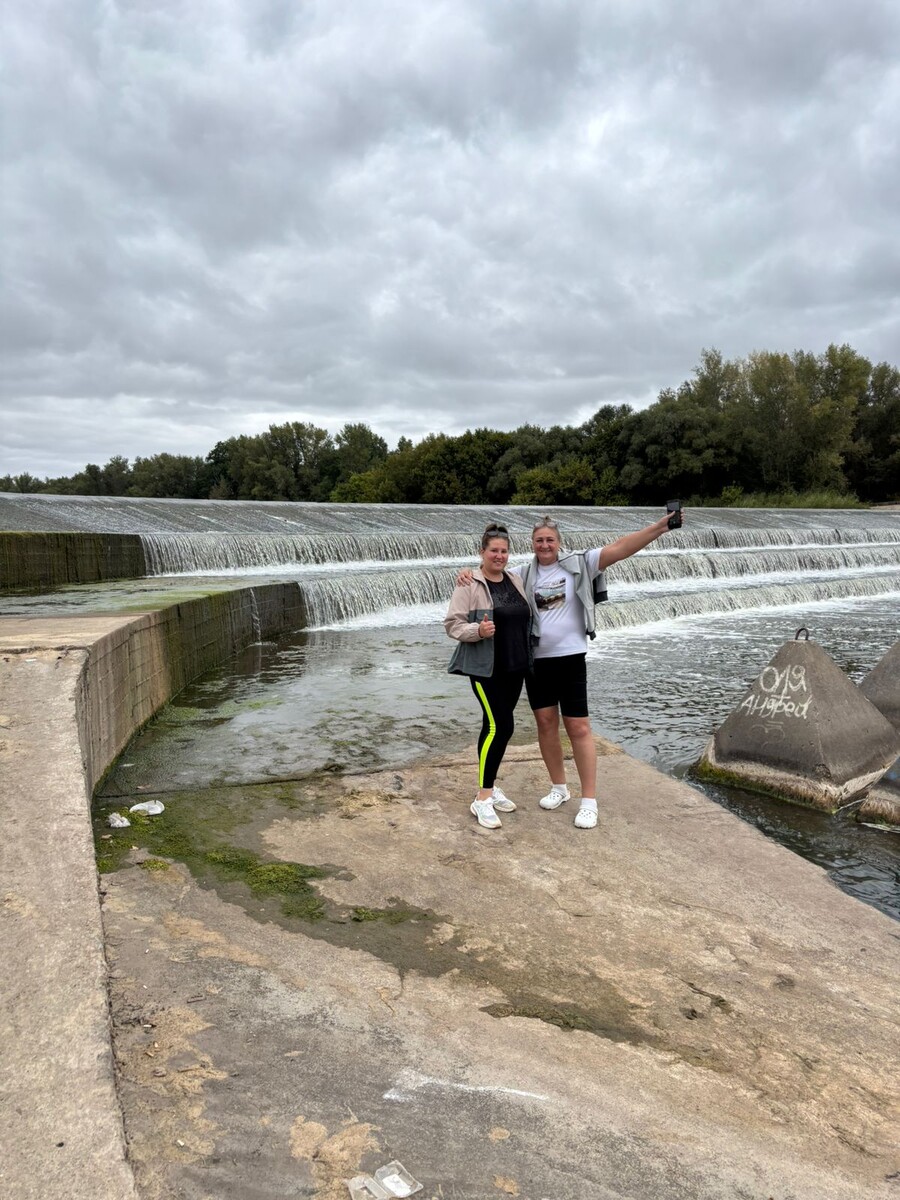 Здесь можно купаться, рыбачить, отдыхать. При этом нужно быть осторожным: плиты скользкие из-за ила, рекомендуется обувь с противоскользящей подошвой или плотные носки. 