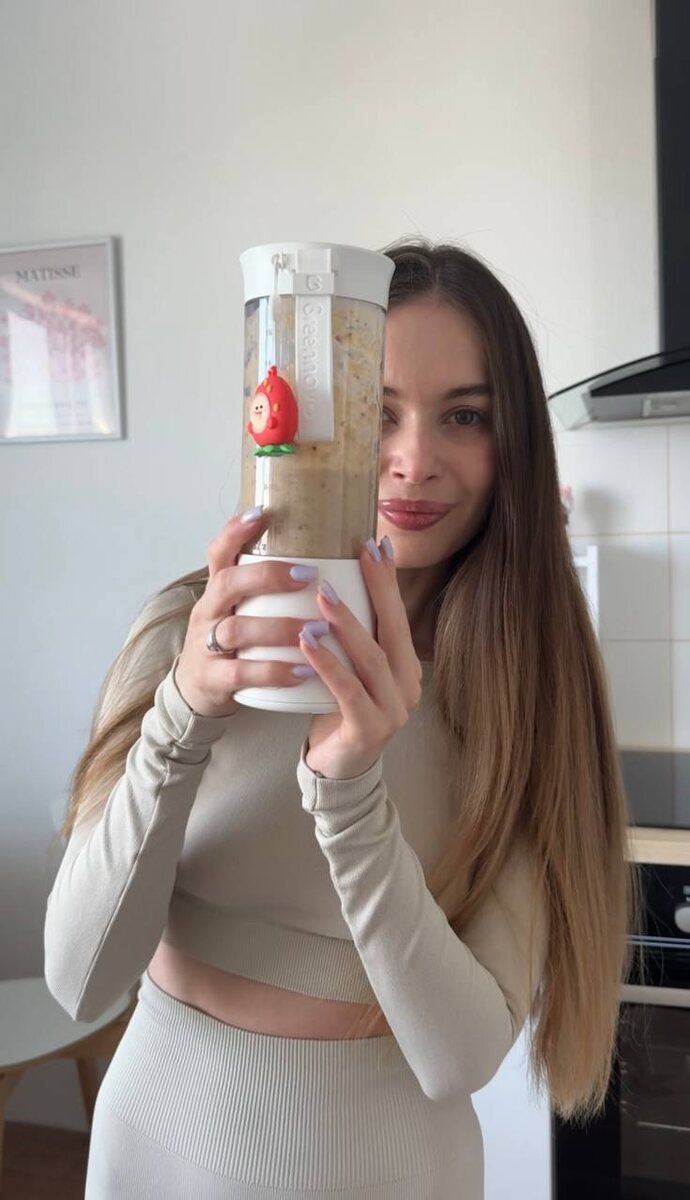 Врач-диетолог @renatadiet с блендером Greennovo