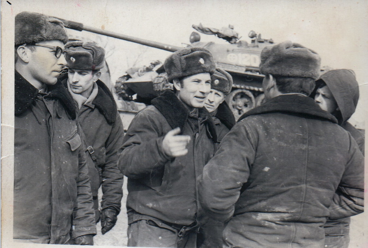офицеры-танкисты...
