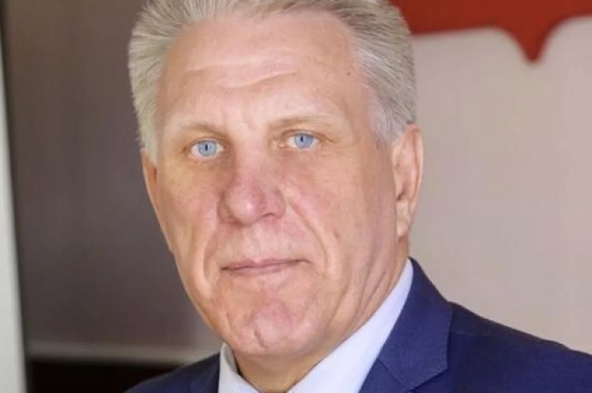    Экс-чиновника подозревают в получении взятки в 3,5 млн рублей.