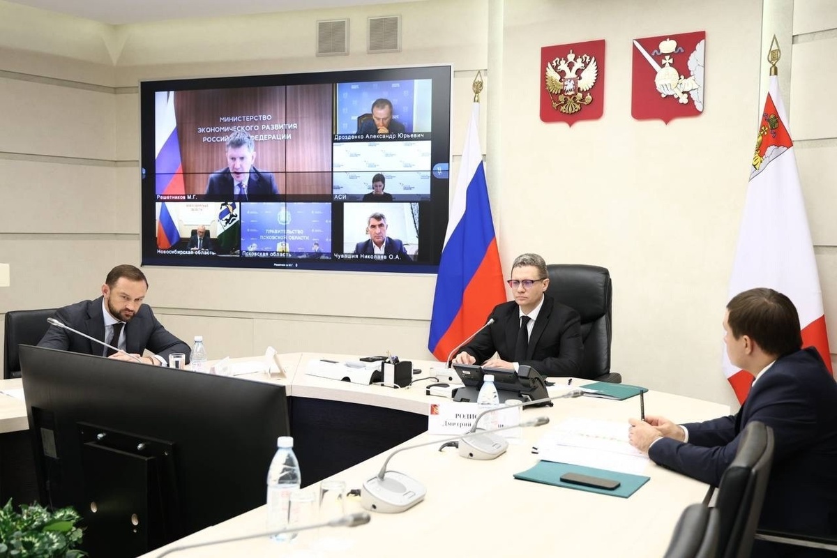    Также область улучшила свои позиции в рейтинге инвестклимата. Об этом в своих соцсетях сообщил губернатор Георгий Филимонов после участия