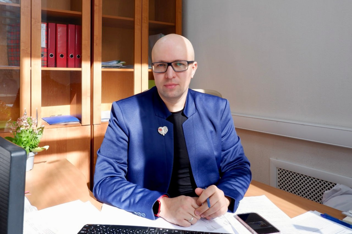 Overqualified (англ.) — сверхквалифицированный. Что это такое объясняет бизнес-психолог Станислав Самбурский