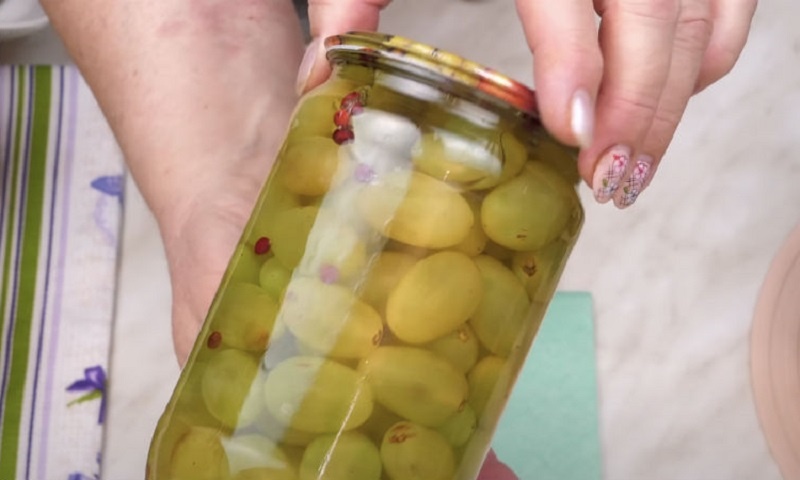 Консервируем виноград на зиму: как приготовить необычную закуску для холодных дней