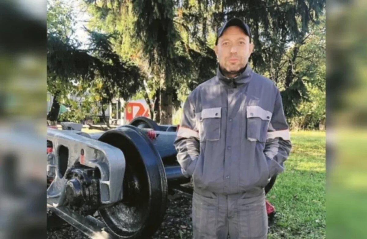    Мужчина спас упавшую девушку от неминуемой гибели.