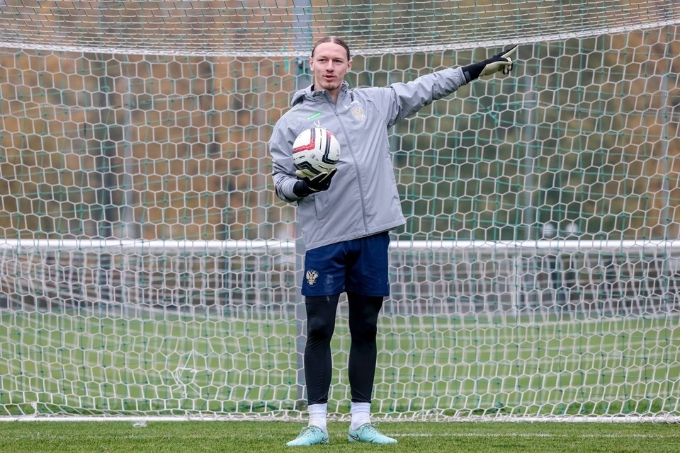    Матвей Сафонов на тренировке сборной России. Фото: соцсети игрока