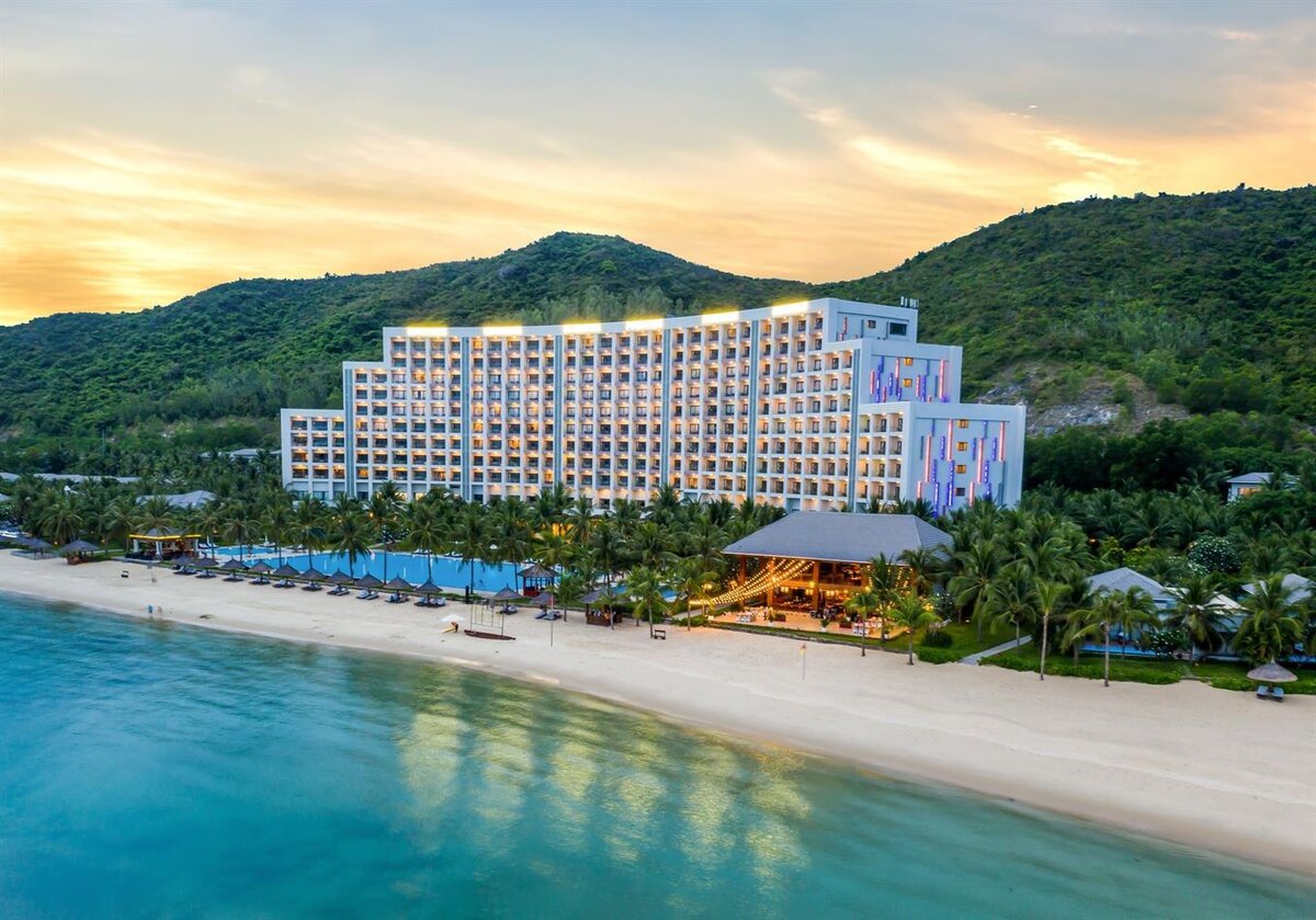 Vinpearl Resort & Spa Nha Trang Bay 5★
