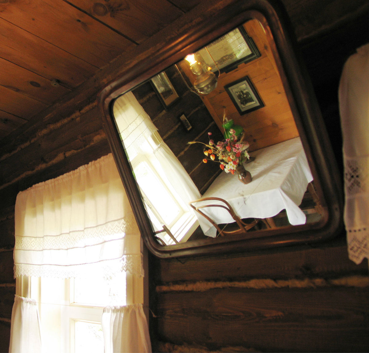 В доме родителей Сергея Есенина. с. Константиново. Фото Андрея Кошелева. 2007