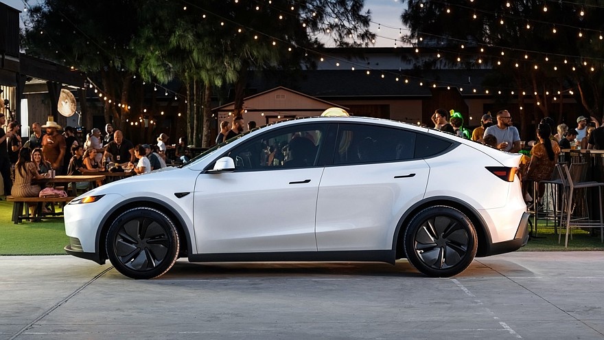    Tesla Model Y Standard