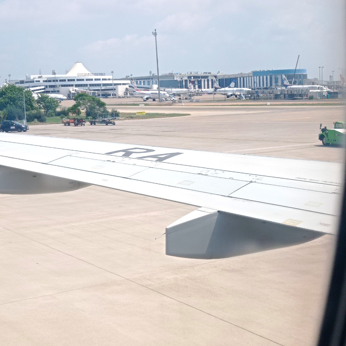 На фото: аэропорт "Анталья"