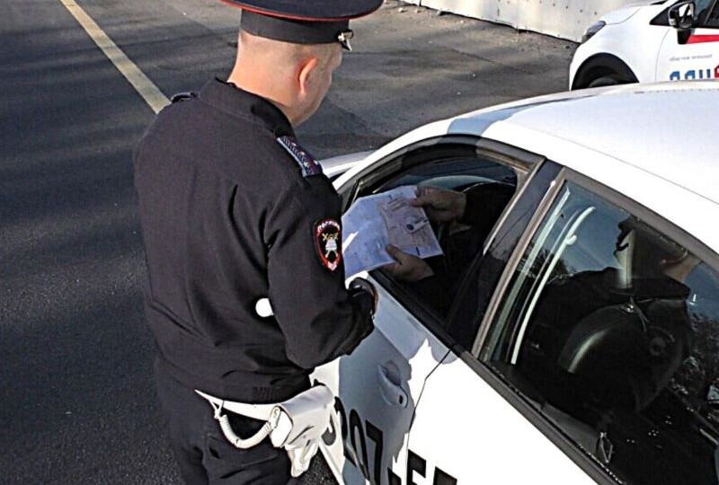 Инспектор ДПС просит дунуть в трубочку: не соглашайтесь, пока не прочитаете эти правила