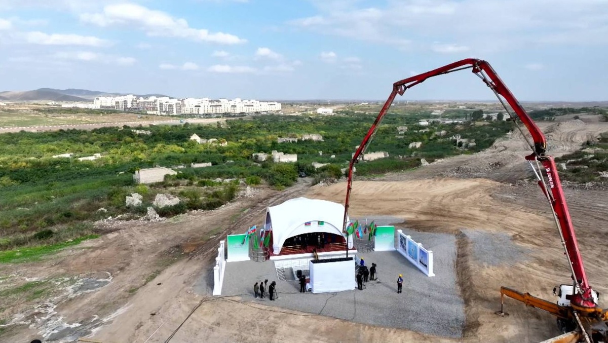 Торжественная церемония закладки фундамента мечети в Физули, 7 октября, 2025 г., Физули, Азербайджан (Фото: president.az)