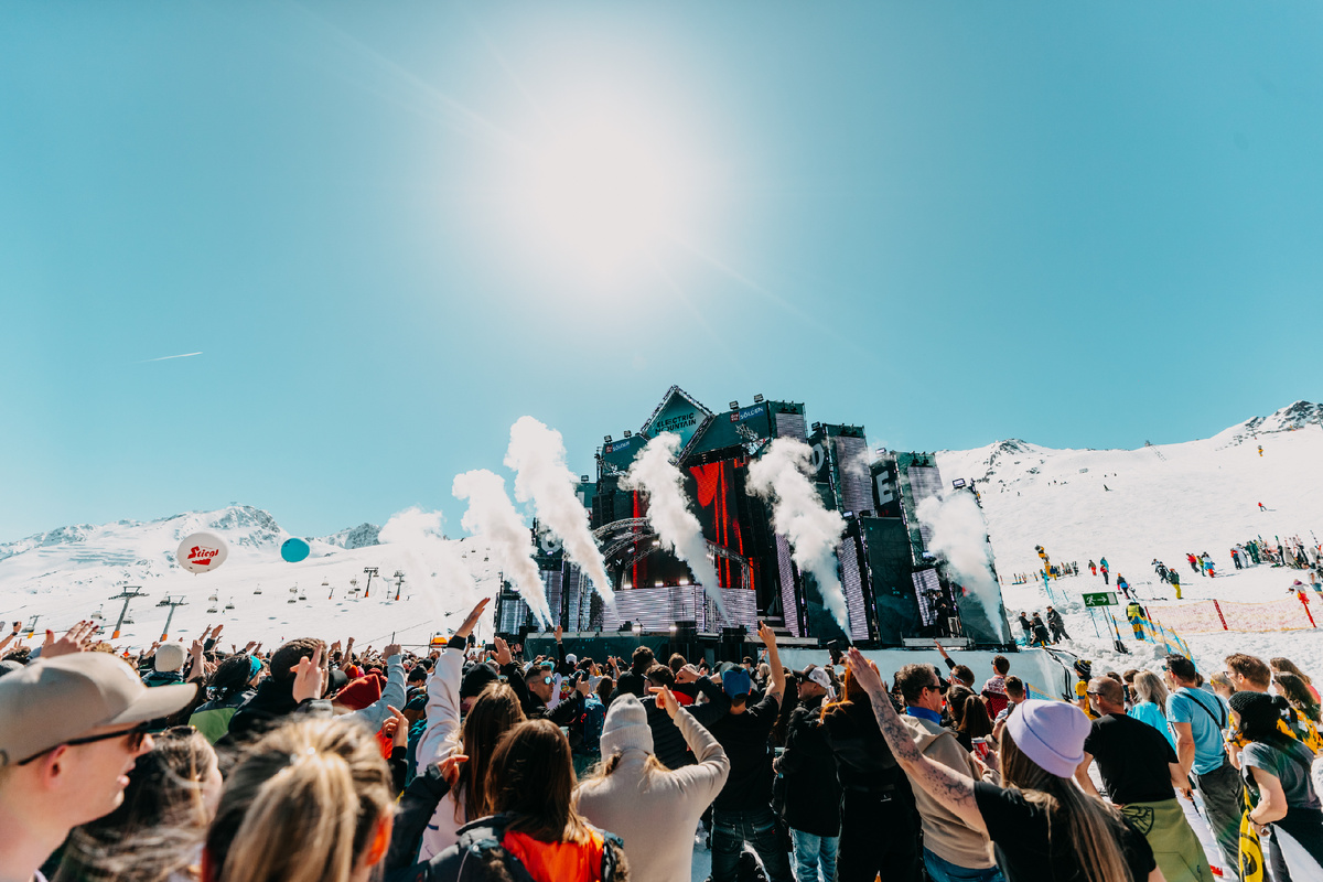 Зёльден, Австрия. Шоу программа в зоне катания