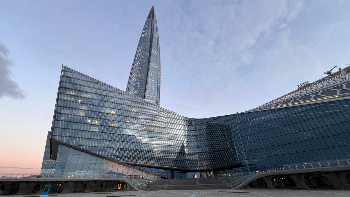 Атриум "Лахта Центра"