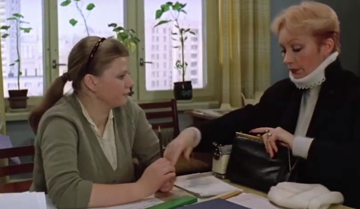 Фрагмент из фильма "Самая обаятельная и привлекательная" (реж. Геральд Бежанов), СССР, 1985 г.