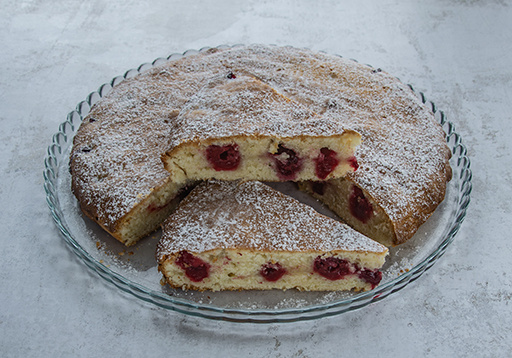 Сметанный пирог с вишней