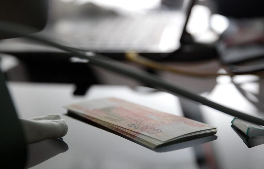    Россиян начали штрафовать за определенный жест перед камерами