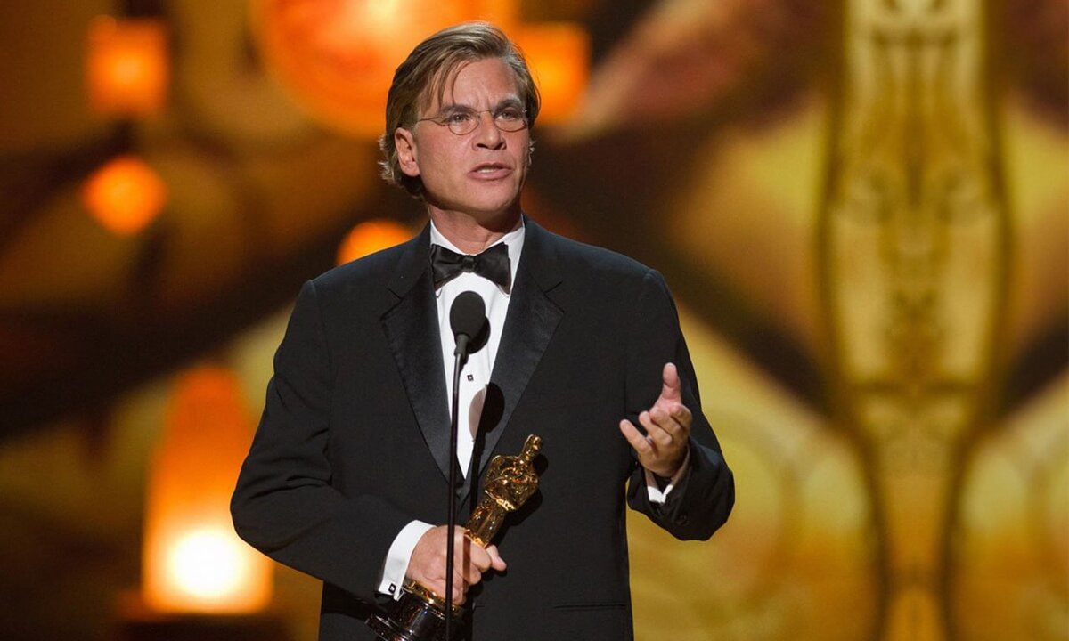 в 2011 г. Аарон Соркин получил Оскар за сценарий "Социальной сети"