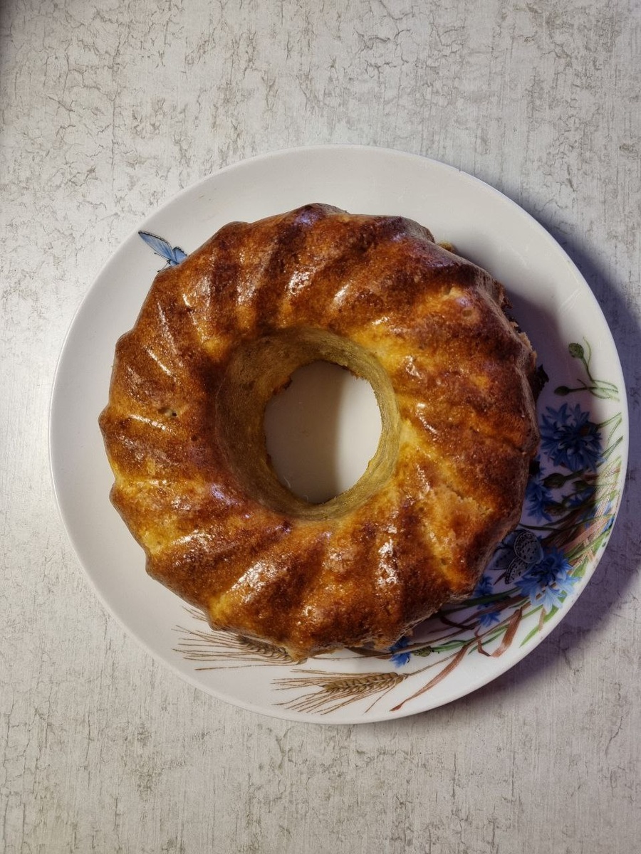 Шарлотка с осенними яблоками