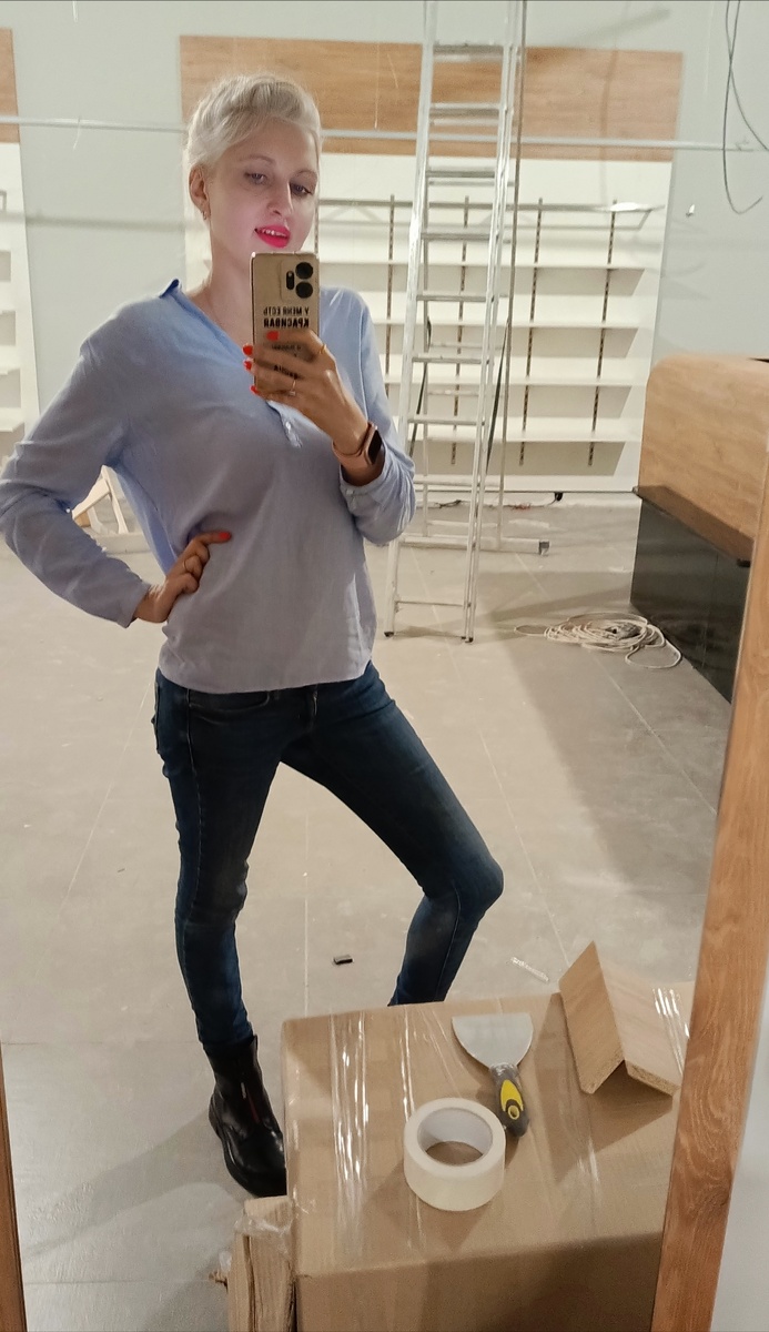 Перл открытием одного из салонов 