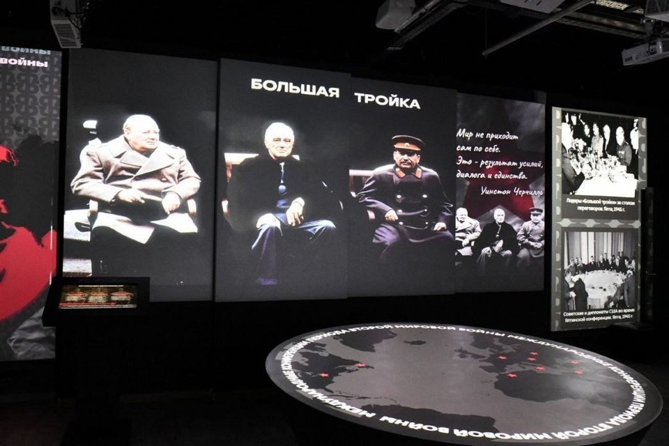 Выставка показывает путь от предпосылок войны до освобождения Южного Сахалина и Курильских островов. Фото: Правительства Новосибирской области.