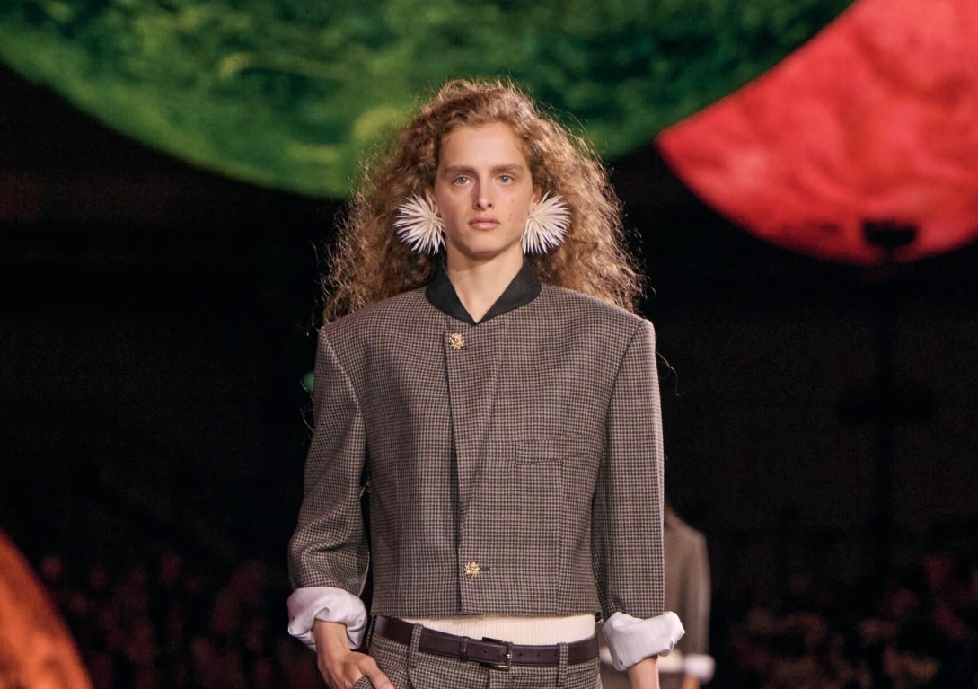 Обложка: Chanel